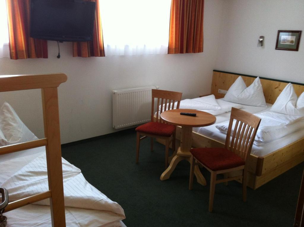 Werfenerhof Otel Oda fotoğraf
